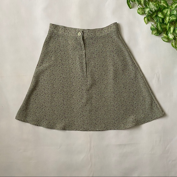 90s Mini Skater Skirt - Picture 3 of 3